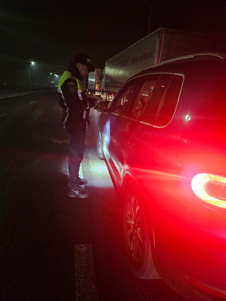 Polițiștii mehedințeni au aplicat 231 de sancțiuni contravenționale, noaptea trecută