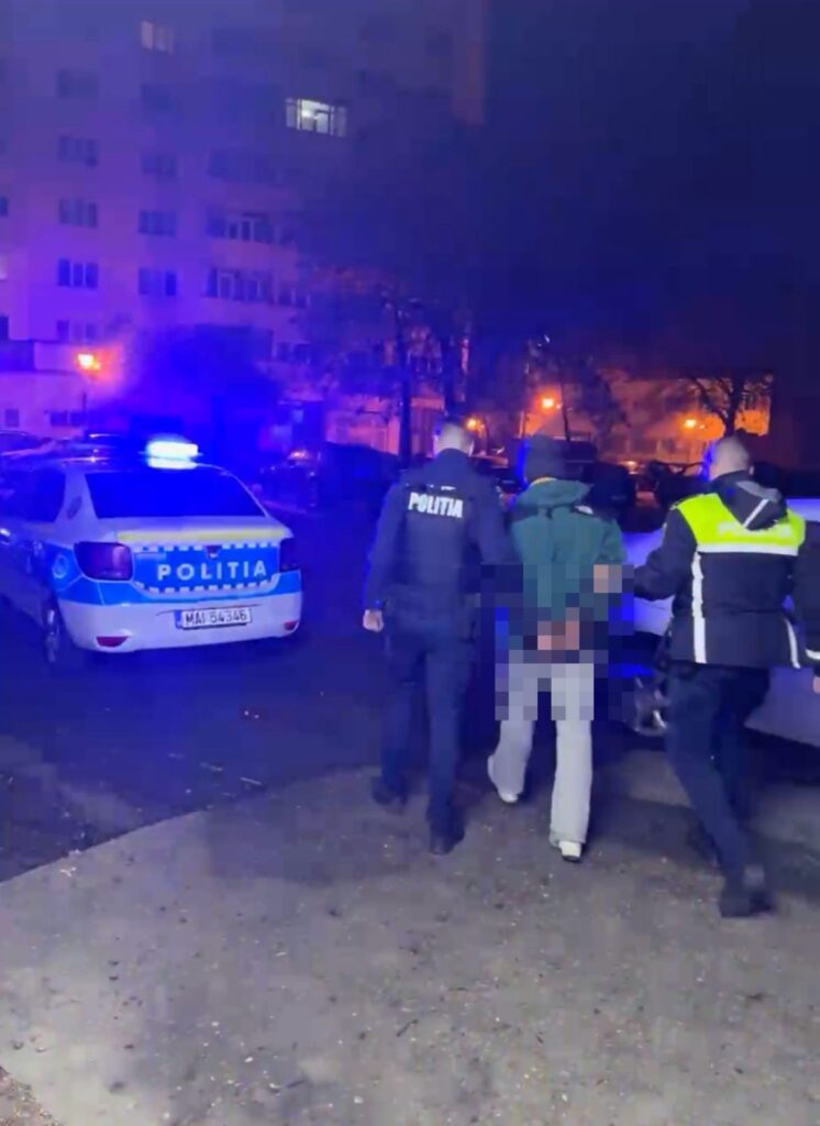(VIDEO) Craiova: Reținut după ce a lovit o femeie pe stradă