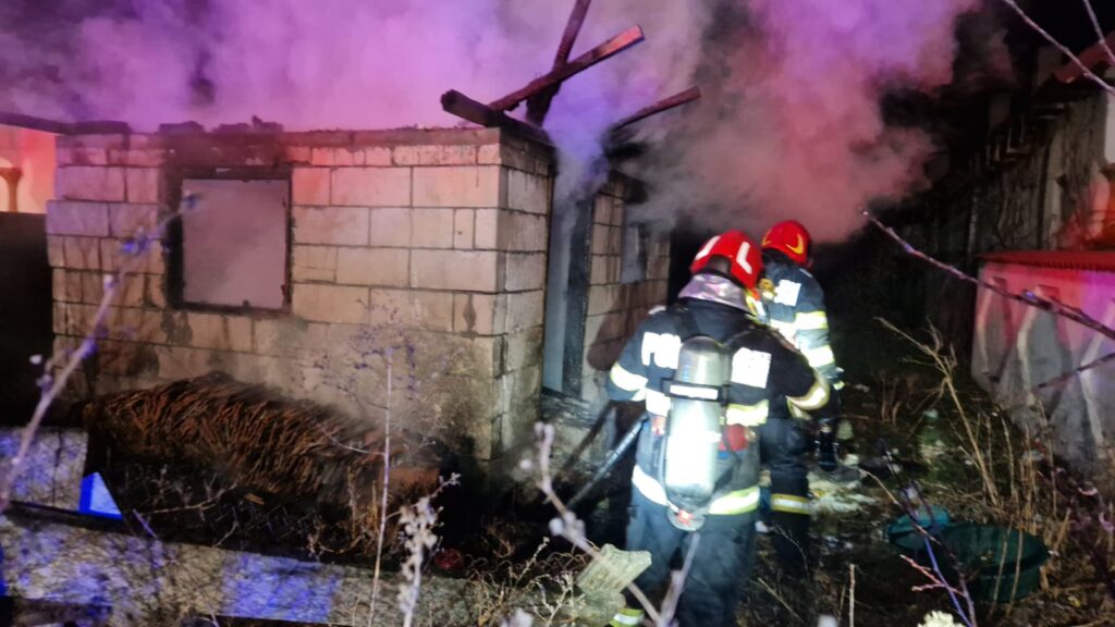 Vâlcea: Bărbat, mort într-un incendiu din Frâncești