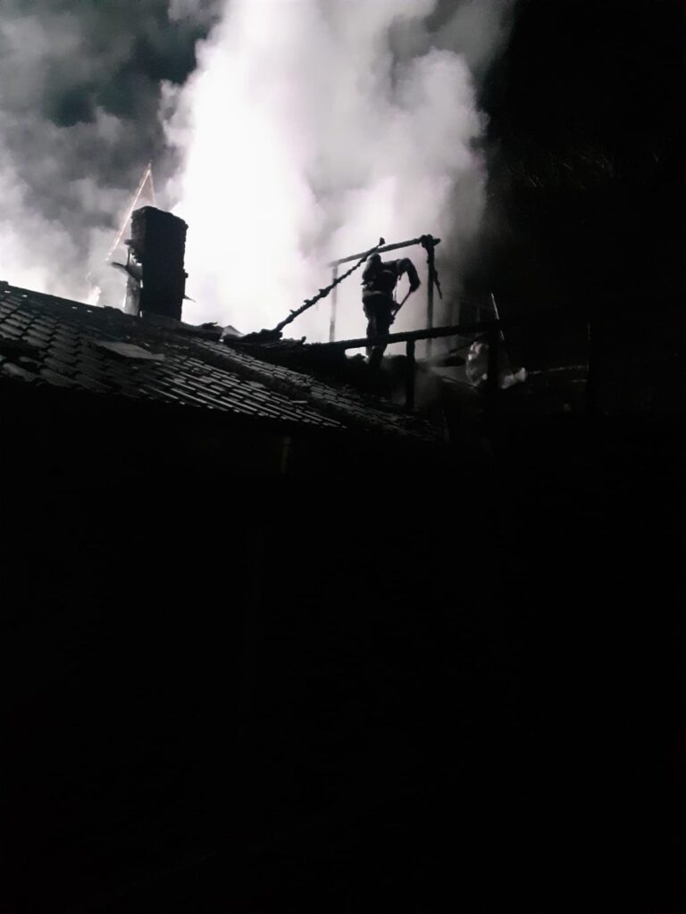 Vâlcea: Incendiu la o casă din Costești