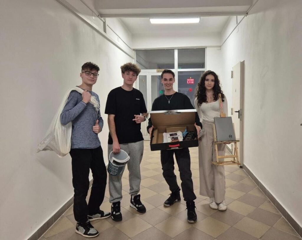 Târgu Jiu: Fără ghiozdane pentru o zi, la Colegiul Național „Ecaterina Teodoroiu”