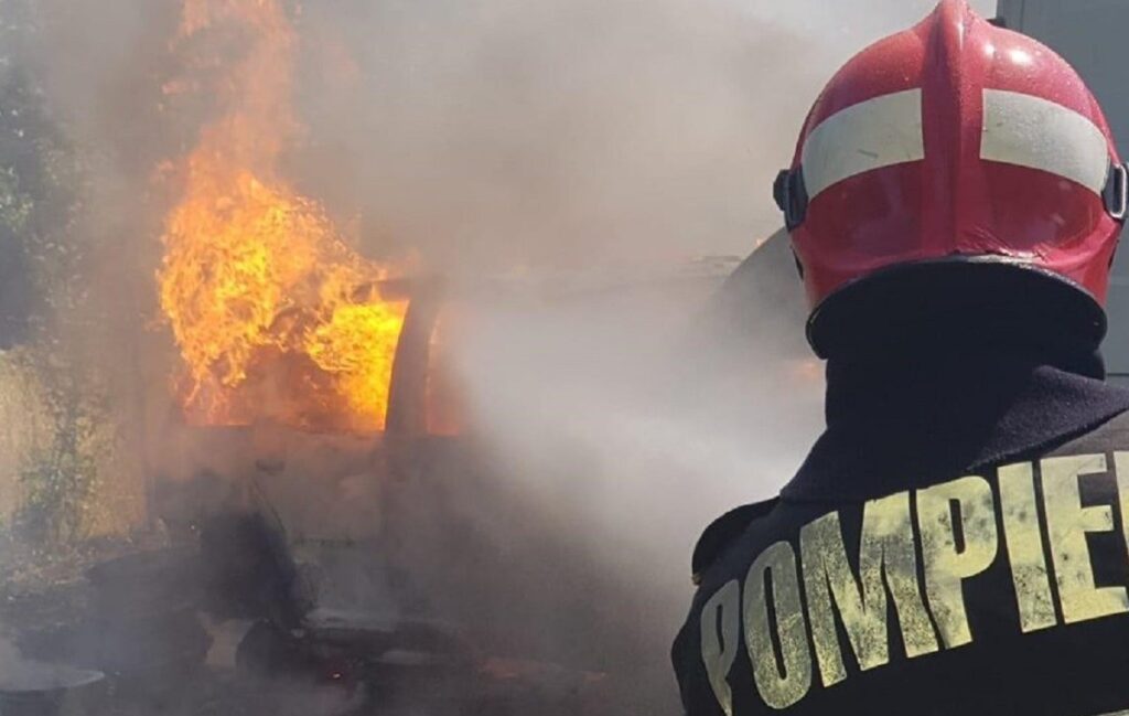Incendiu la un autoturism în Târgu Jiu