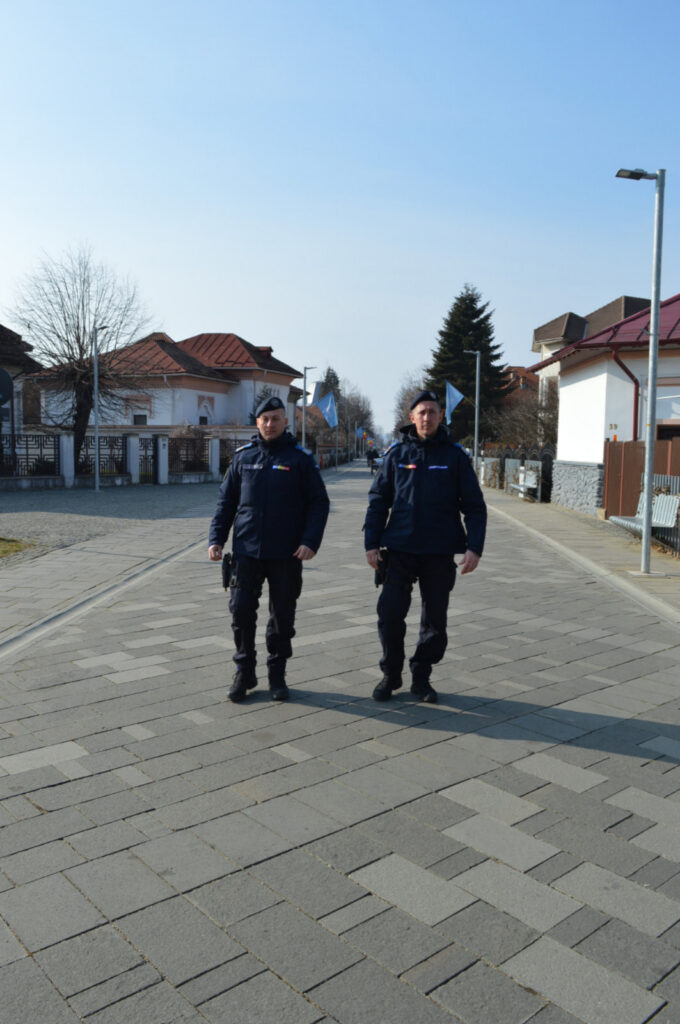 Jandarmii gorjeni asigură ordinea la manifestările spectacolul organizat în centrul orașului Târgu Jiu de Ziua Națională „Constantin Brâncuşi“