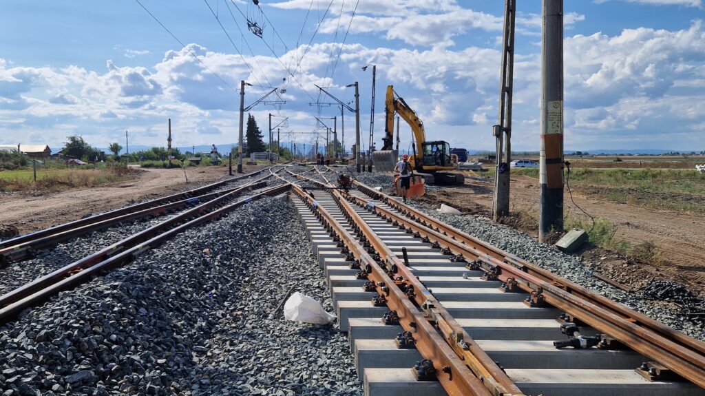 Un marfar cu 22 de vagoane, deraiat în Olt