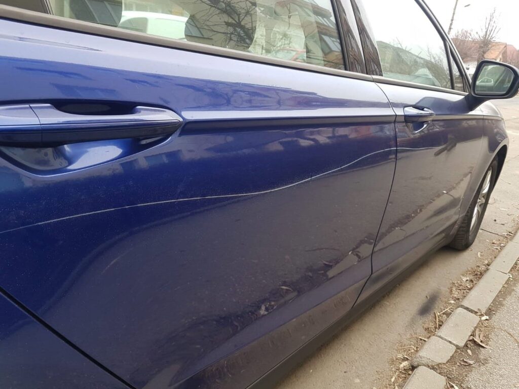 Mașini vandalizate la Târgu Jiu
