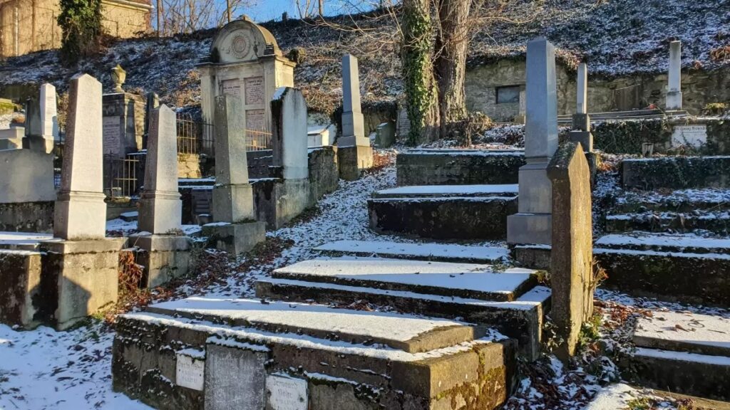 Dolj: Profanare de morminte în comuna Leu