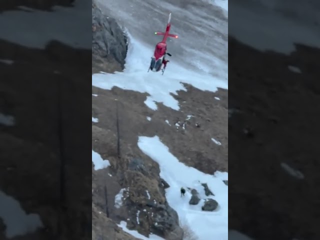 (VIDEO) Misiune de salvare a salvamontiștilor prahoveni. Trei turiști, salvați de pe Jepii Mici