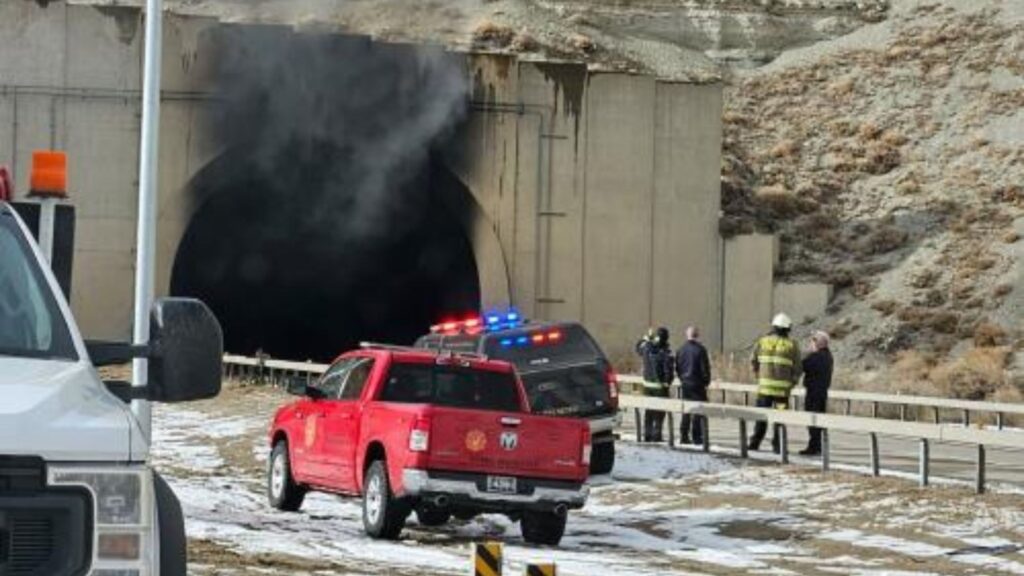 (VIDEO) „Accident teribil”: doi morți într-un tunel de pe autostrada I-80 din Wyoming