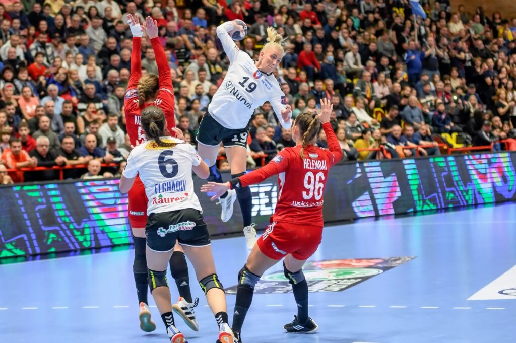 Handbal (f) / SCM Vâlcea – Thuringer, duel pentru un loc în semifinalele Cupei EHF