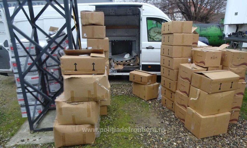 Calafat: Cetățean turc arestat preventiv pentru că a încercat să introducă ilegal în țară aproximativ 200.000 de țigarete și 545 de flacoane de parfum