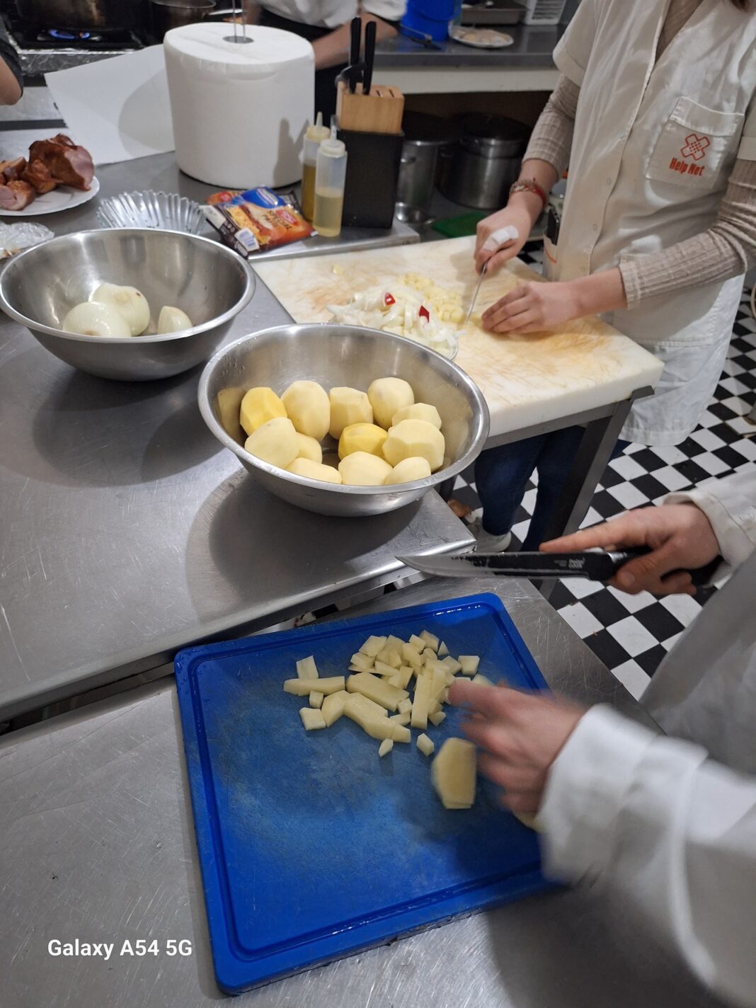 Premierea elevilor implicați în proiectul „Craiova - capitală gastronomică est-europeană