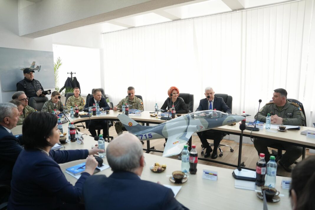 Cinci avioane IAR - 99SM, modernizate la Avioane Craiova, intră în dotarea Armatei