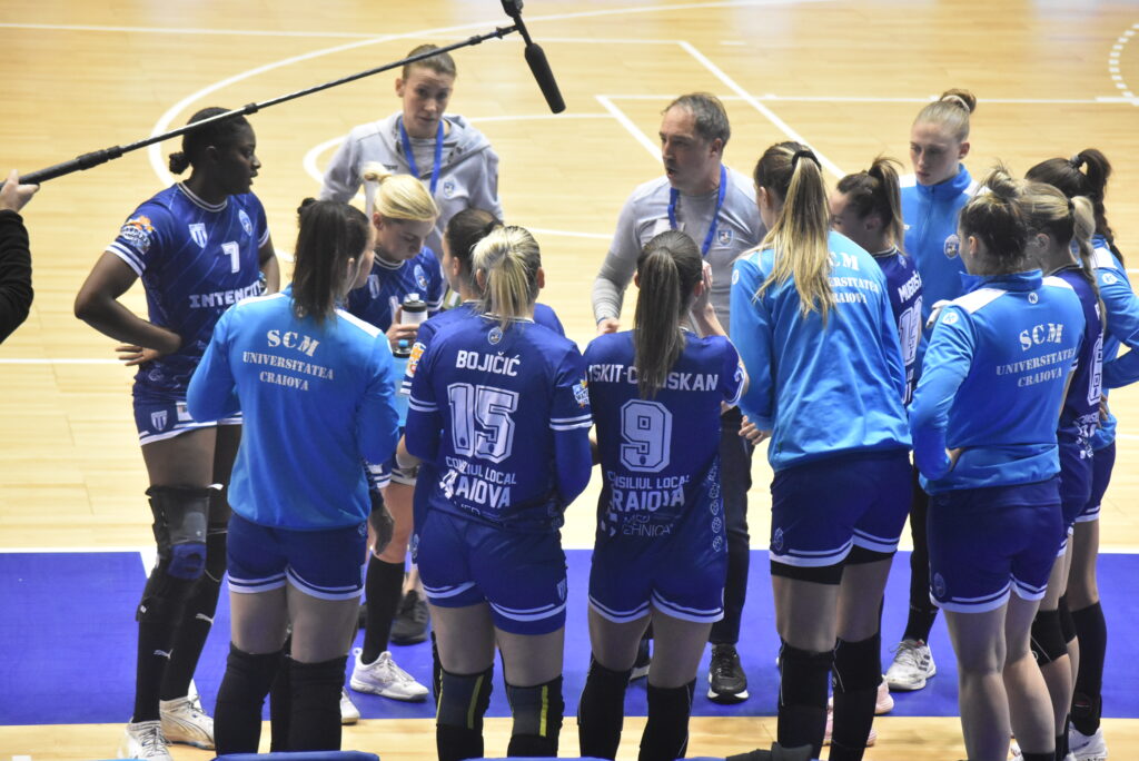 Handbal (f) / SCMU Craiova – Rapid, duel de tradiţie şi spectaculos în Bănie