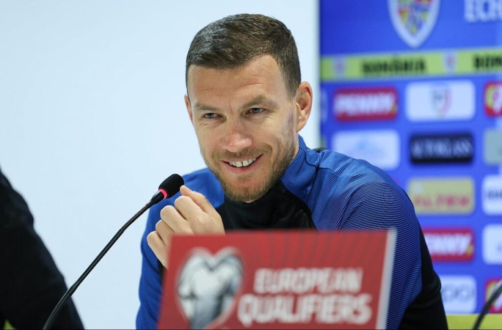 Edin Dzeko: “România este favorită în meciul de mâine”