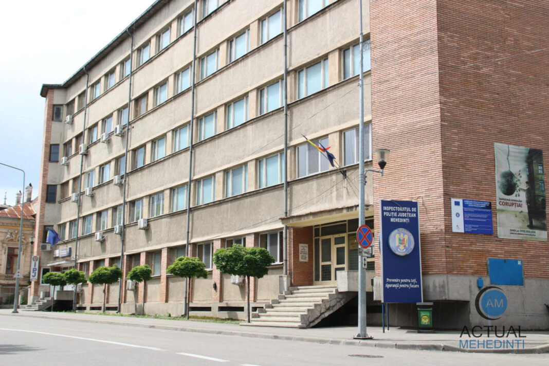 Polițiștii Serviciului de Investigații Criminale din cadrul IPJ Mehedinți cercetează doi minori pentru șantaj și lipsire de libertate