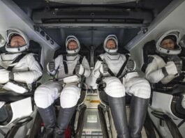 Cei doi astronauţi americani care plecat pentru o săptămână în spaţiu, dar au rămas blocaţi timp de nouă luni pe Staţia Spaţială Internaţională au revenit pe Pământ