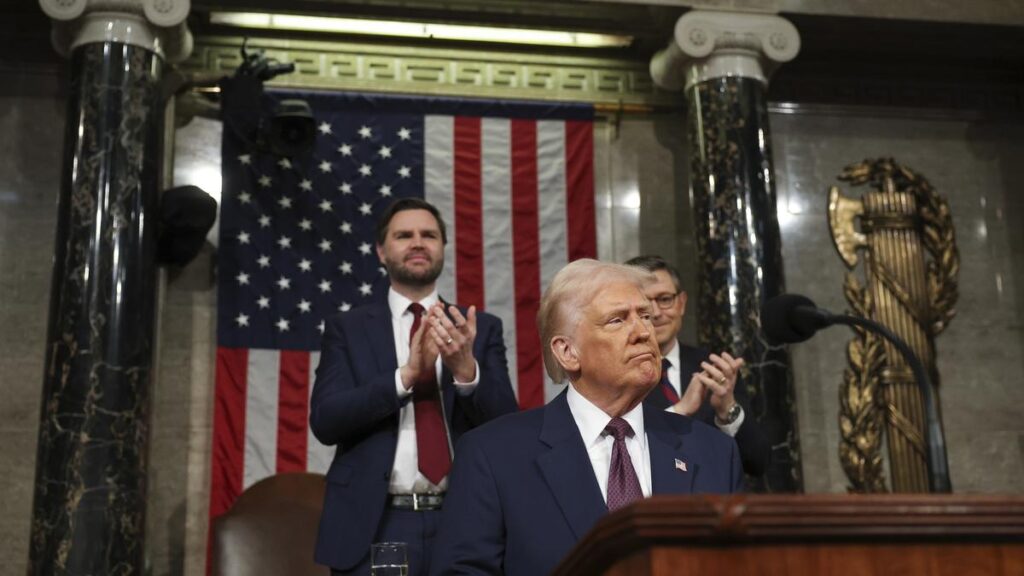 (VIDEO) Trump a spus Congresului că „abia a început” după un vârtej de șase săptămâni în funcție
