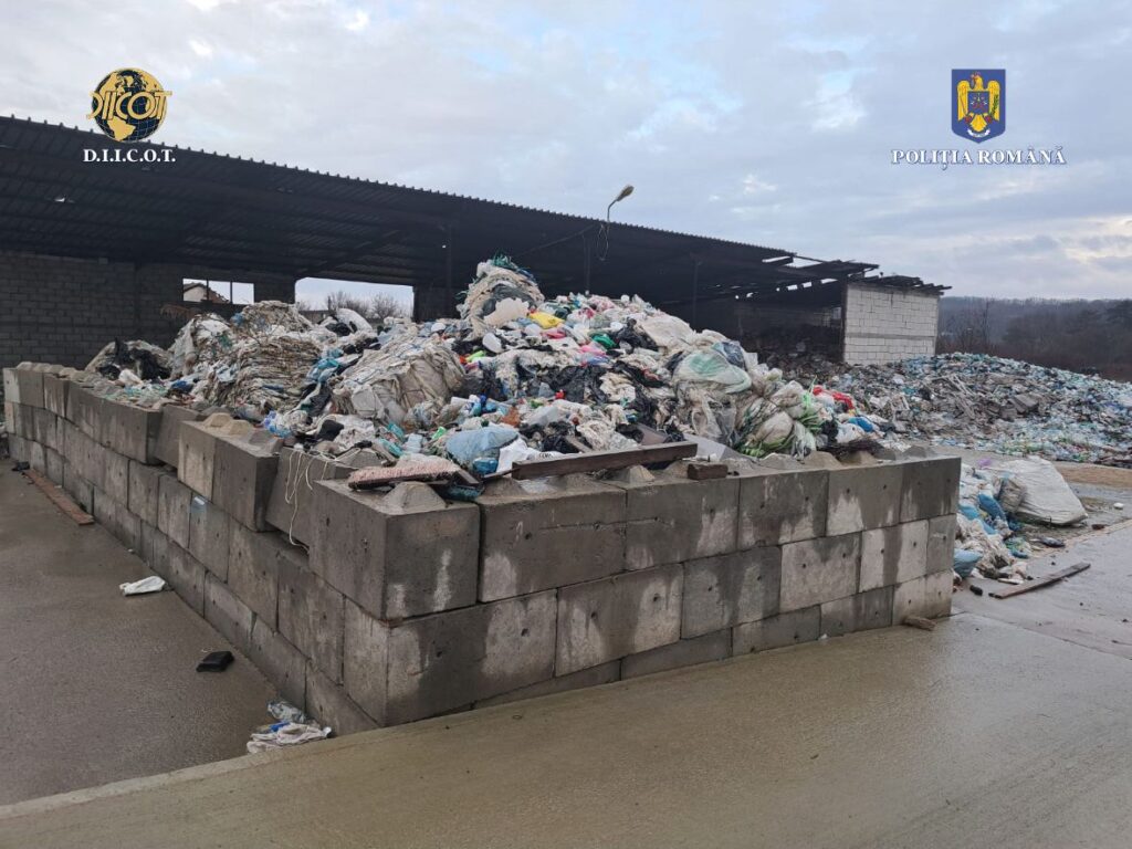 (VIDEO) 26 de percheziții în Oltenia la o grupare infracțională specializată în înșelăciune