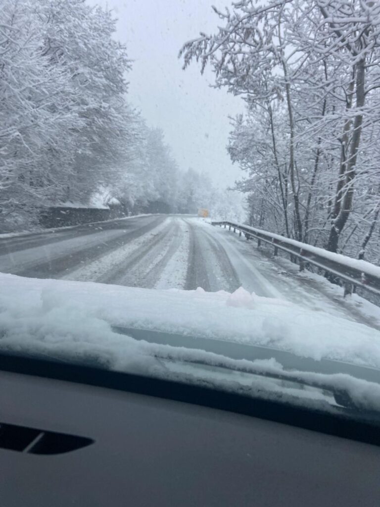Recomandări de siguranță rutieră în sezonul rece. Sfaturi de la Inspectoratul de Poliție Județean Vâlcea