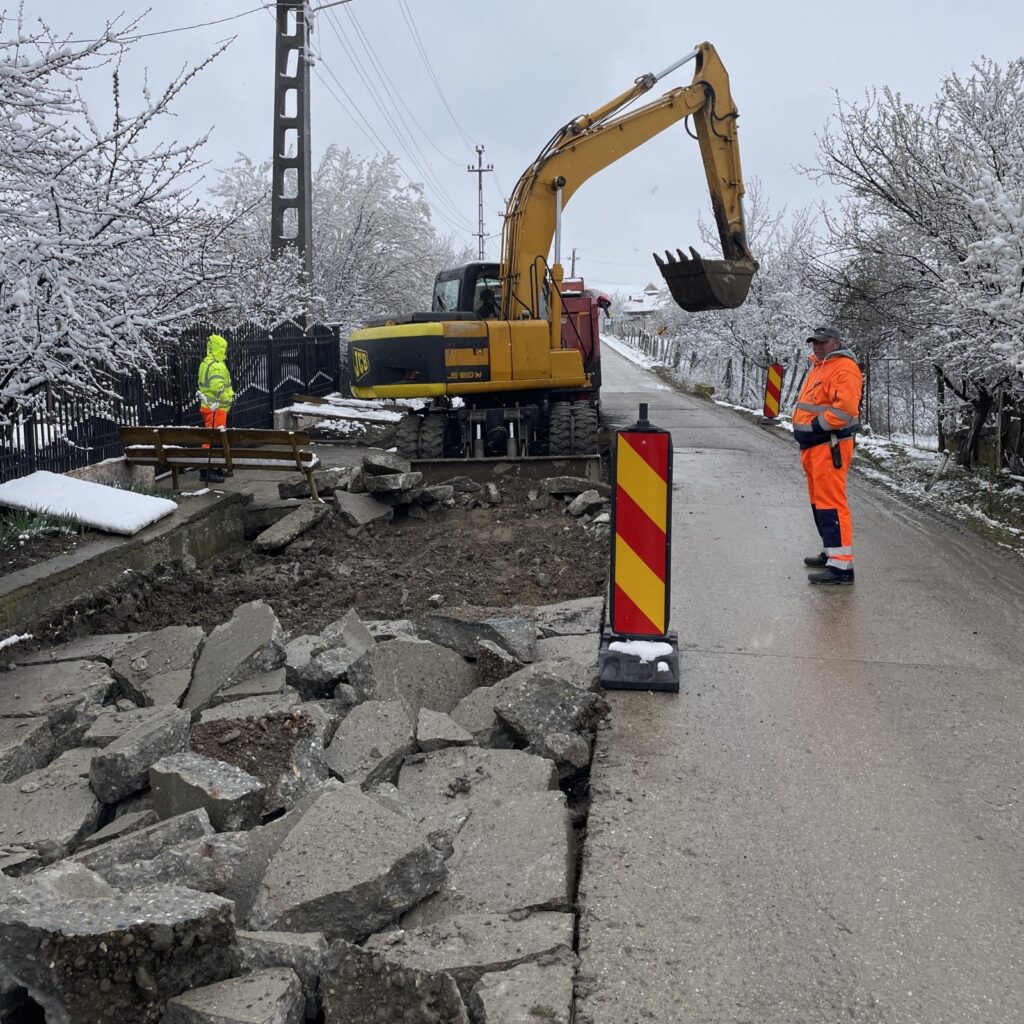 Gorj: Au început lucrările de modernizare pe DJ 663A și DJ 674A