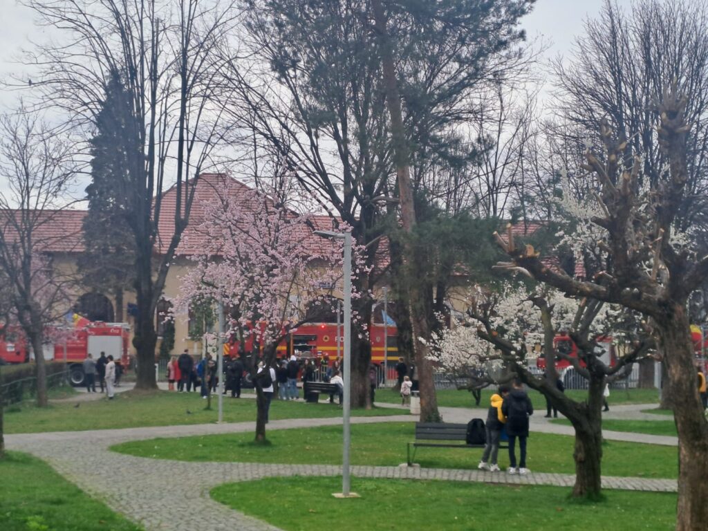 Alertă de incendiu la o școală din Târgu Jiu