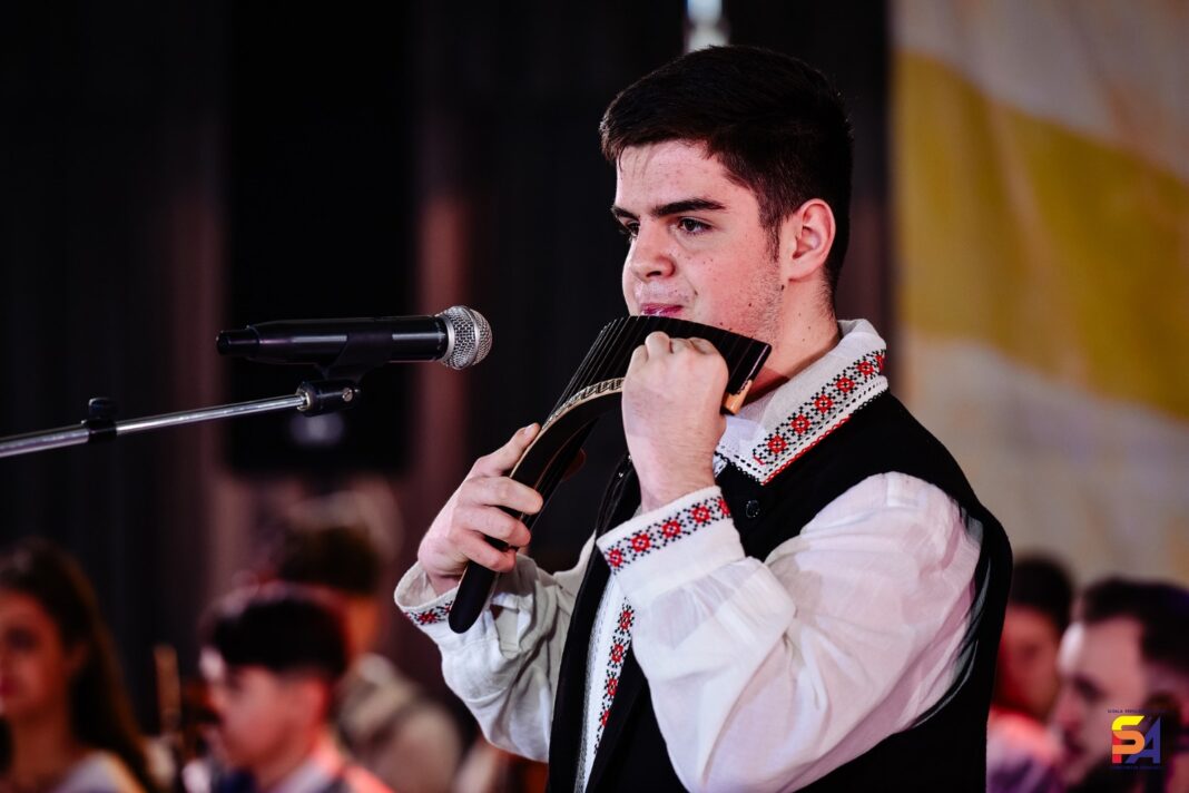 Viorel Papuc a câștigat Marele Premiu și Trofeul Festivalului Național de Muzică Populară ”Meleaguri Brâncușiene”