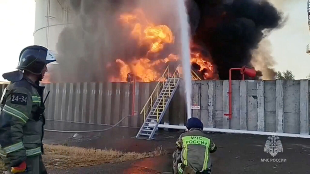 Rusia: Incendiu la un depozit de petrol după un atac cu dronă ucraineană