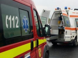A intrat cu mașina într-un parapet metalic și și-a pierdut viața