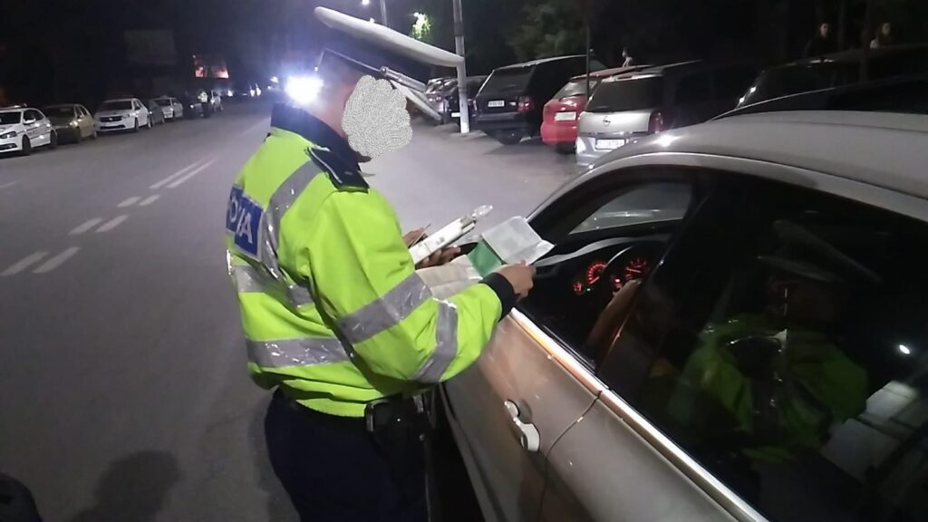 Băuţi şi fără permis, depistaţi de poliţişti în Craiova şi Goieşti