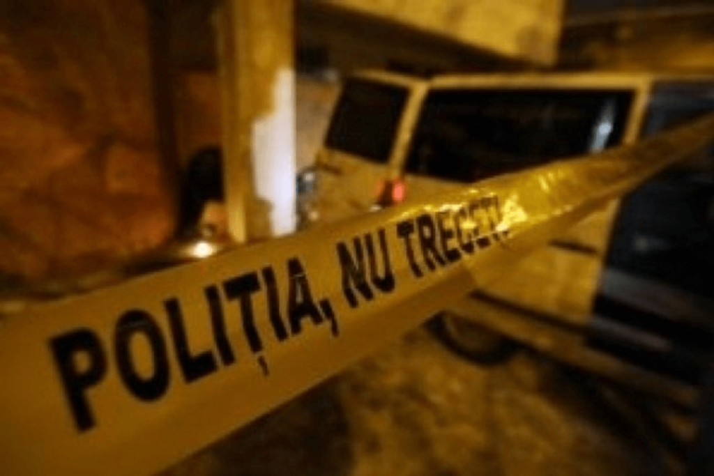 Maşină arsă, în care se aflau două cadavre carbonizate, găsită pe un drum