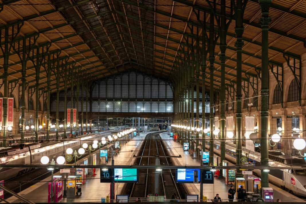 Traficul feroviar, întrerupt total în Gara de Nord din Paris după descoperirea unei bombe din Al Doilea Război Mondial