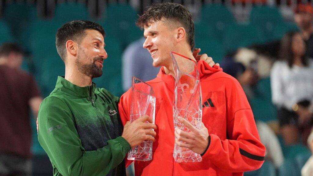 Novak Djokovic a clacat fix în finala de la Miami! Titlul cu numărul 100 mai are de aşteptat