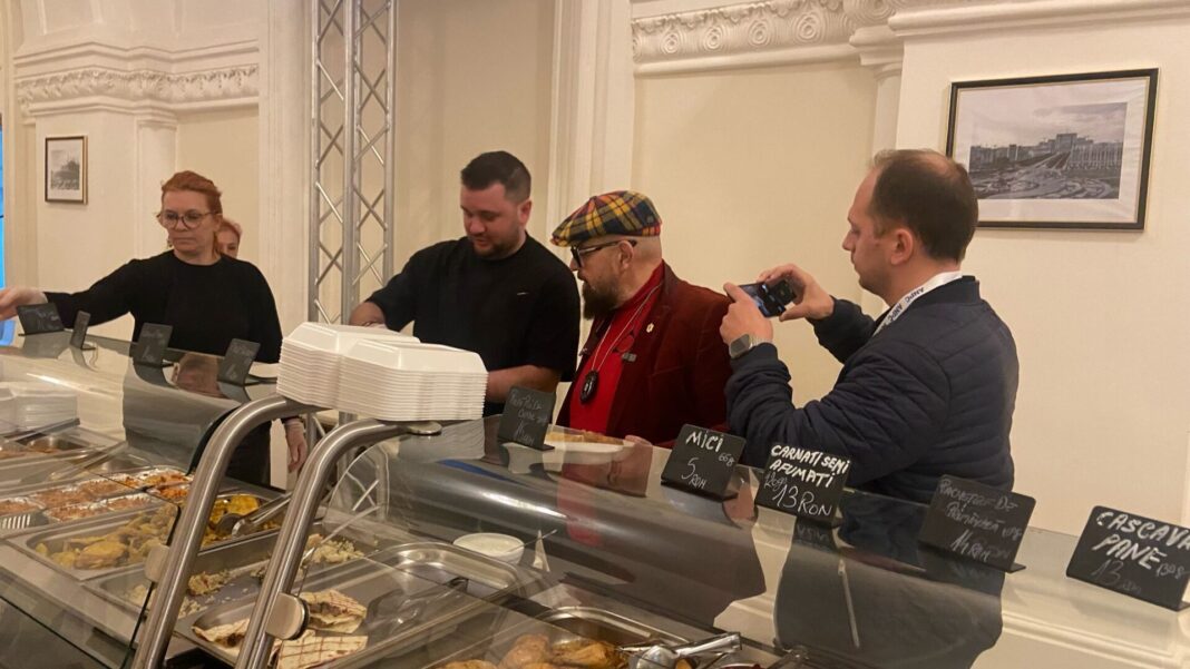 Firmei care deţine restaurantul din Palatul Parlamentului închis de ANPC i s-a reziliat contractul
