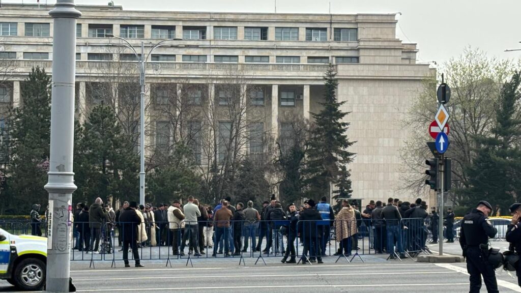 Protest al ciobanilor în Piața Victoriei