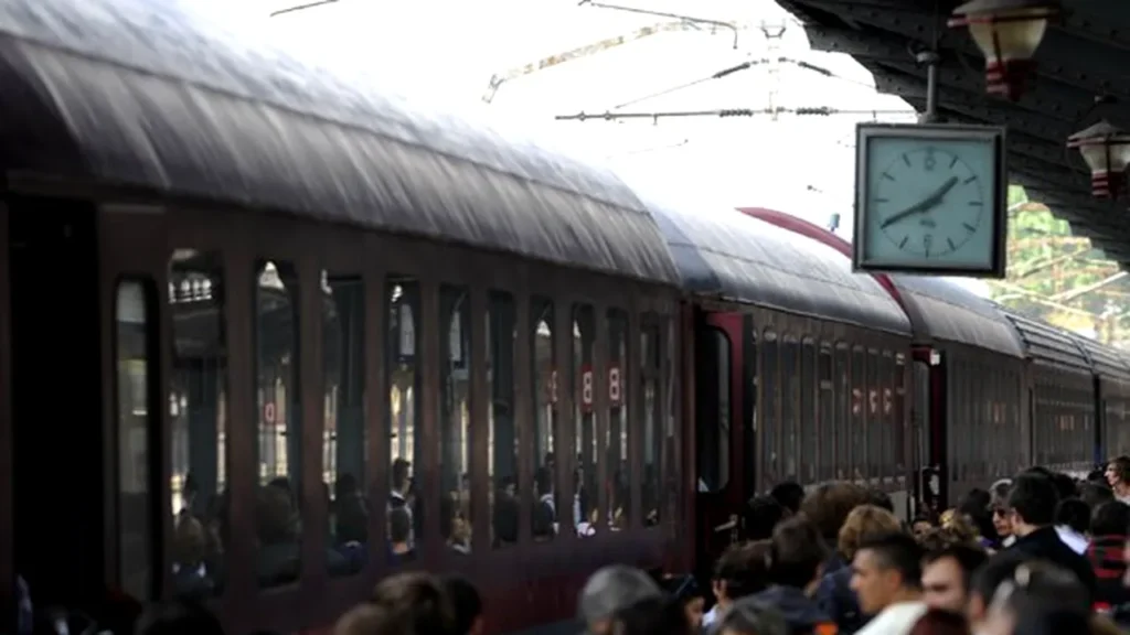 CFR suplimentează numărul trenurilor în minivacanța de 1 Mai