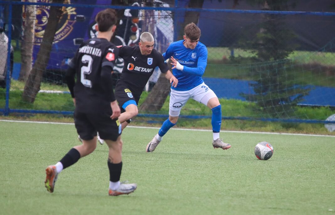 Stana (jucătorul blond) a contribuit cu un gol la succesul Științei de la Constanța (Foto: Academia „Gică Hagi“)