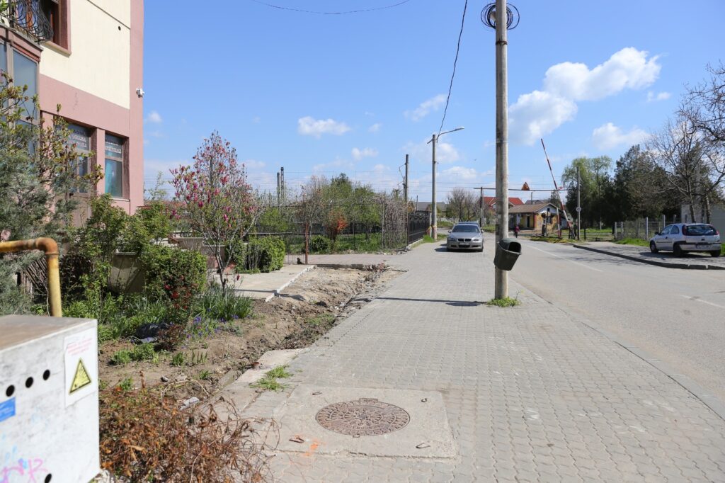 Primii pași pentru lucrările la Pasajul Gârlești. Proprietarii expropiați își mută gardurile