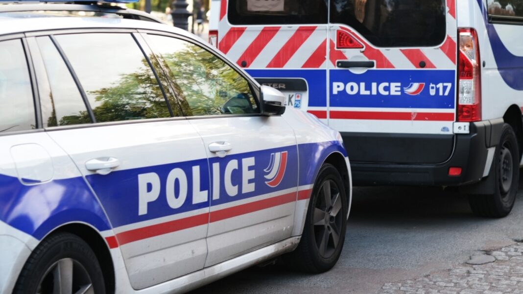 Atac cu cuţitul la un liceu din Franţa. Un elev a înjunghiat mortal o fată şi a rănit alţi trei elevi
