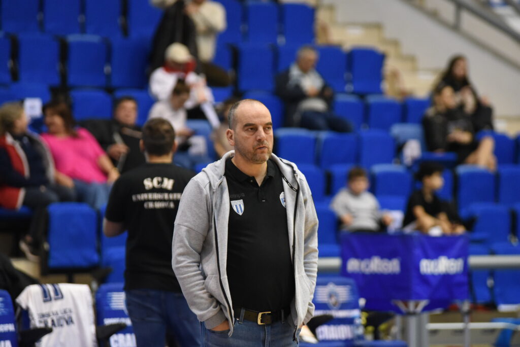 Tudor Costescu a erupt după eșecul cu Oradea: „Lipsă de valoare! Nu ar trebui să mai existe astfel de arbitraje!“