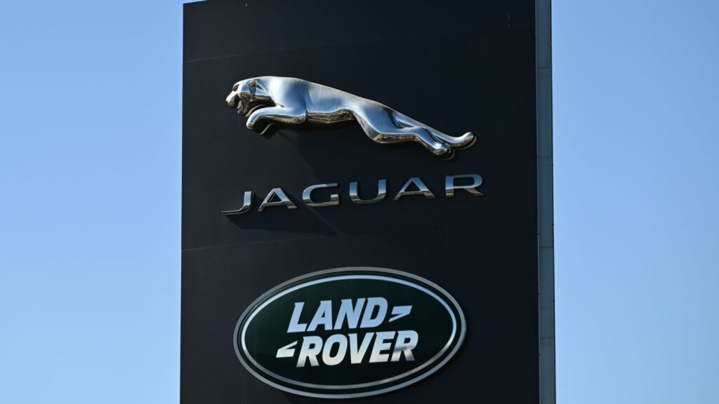 Jaguar Land Rover va „întrerupe”livrările către SUA în urma tarifelor