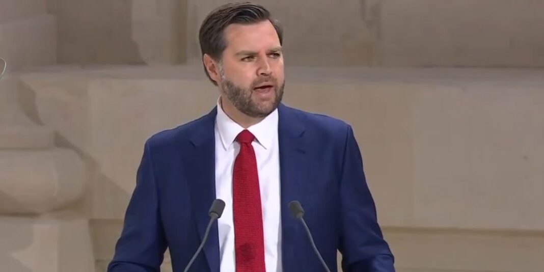 Editorialist Bloomberg: JD Vance datorează scuze României