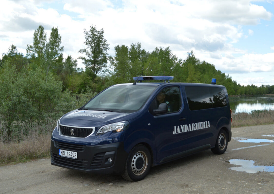 Jandarmii gorjeni fac verificări în perioada prohibiției la pescuit