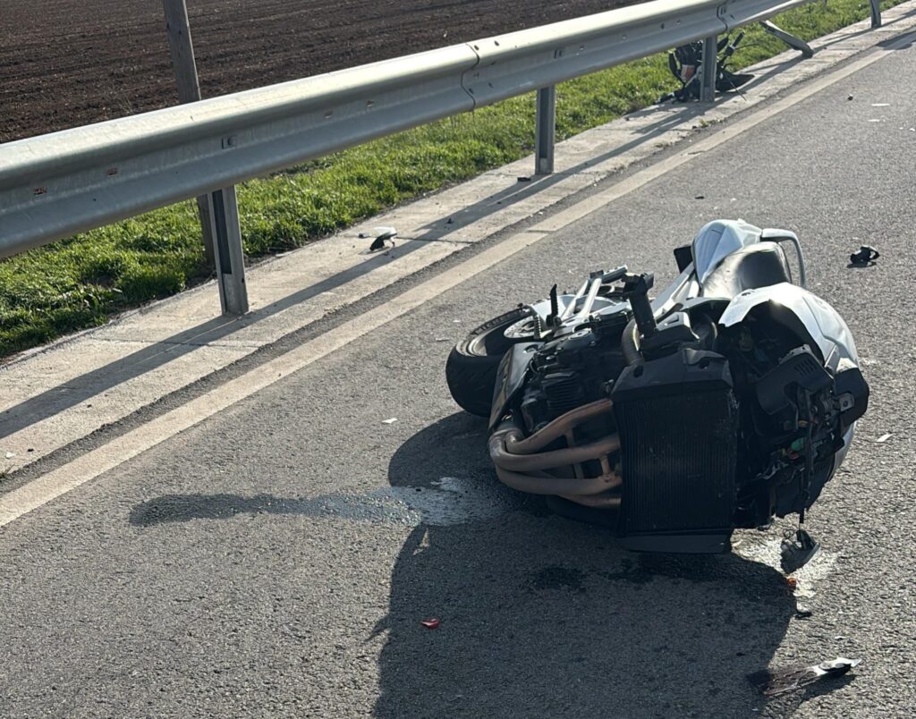 Accident mortal la Bucovăţ. Un motociclist de 19 ani și-a pierdut viața