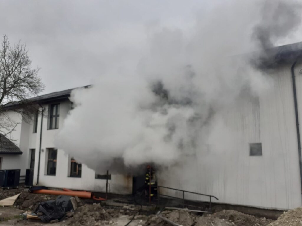 Vâlcea: Incendiu la o școală din Valea Mare