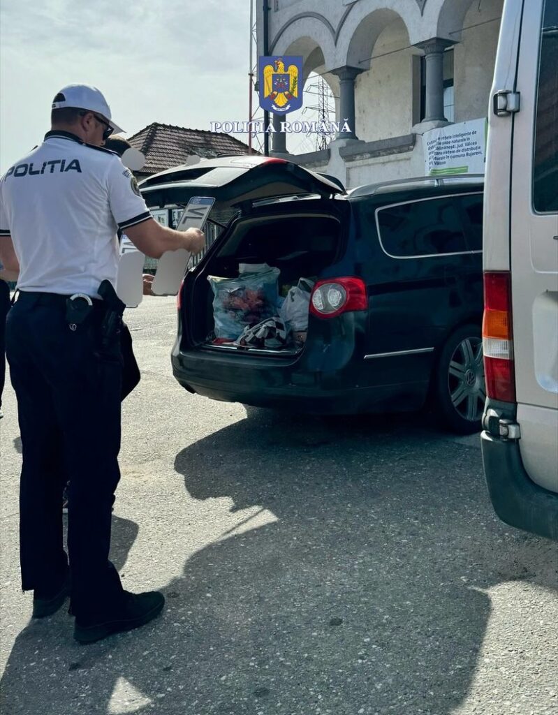 Depistat în timp ce transporta persoane fără autorizație