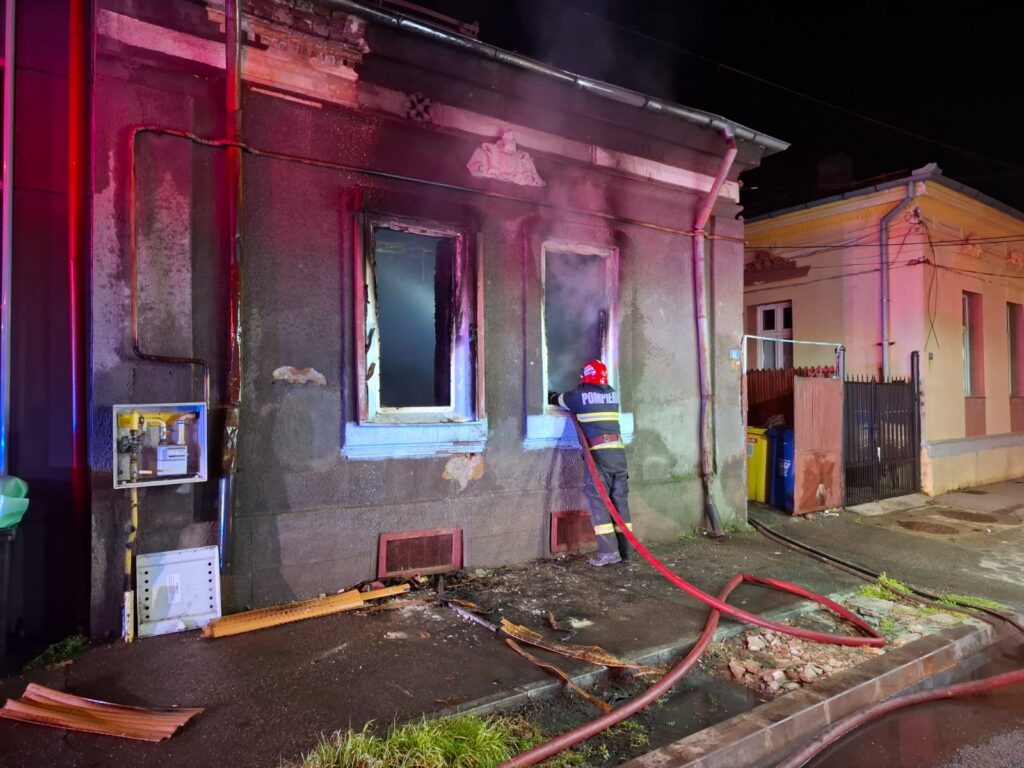 Incendiu la o casă din Craiova