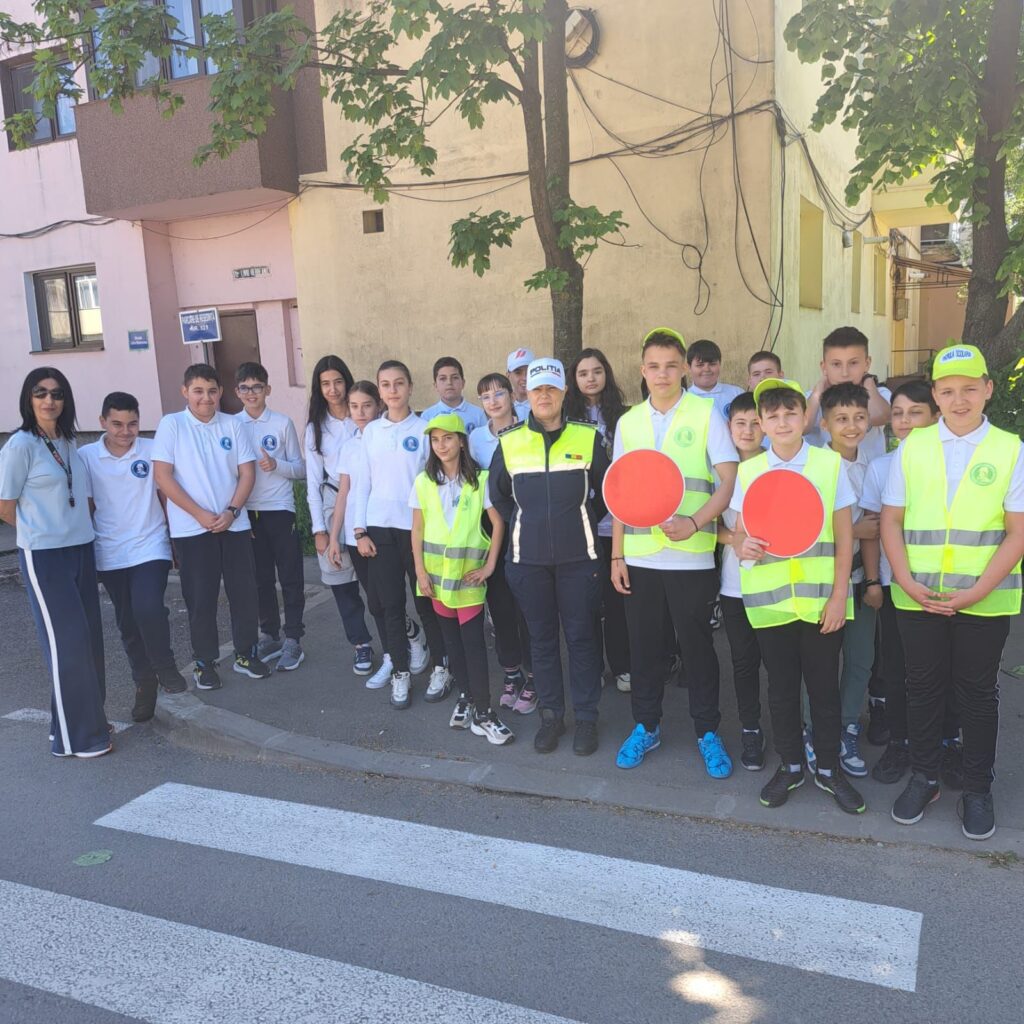 Lecții de educație rutieră, desfășurate de polițiștii gorjeni la Târgu Jiu