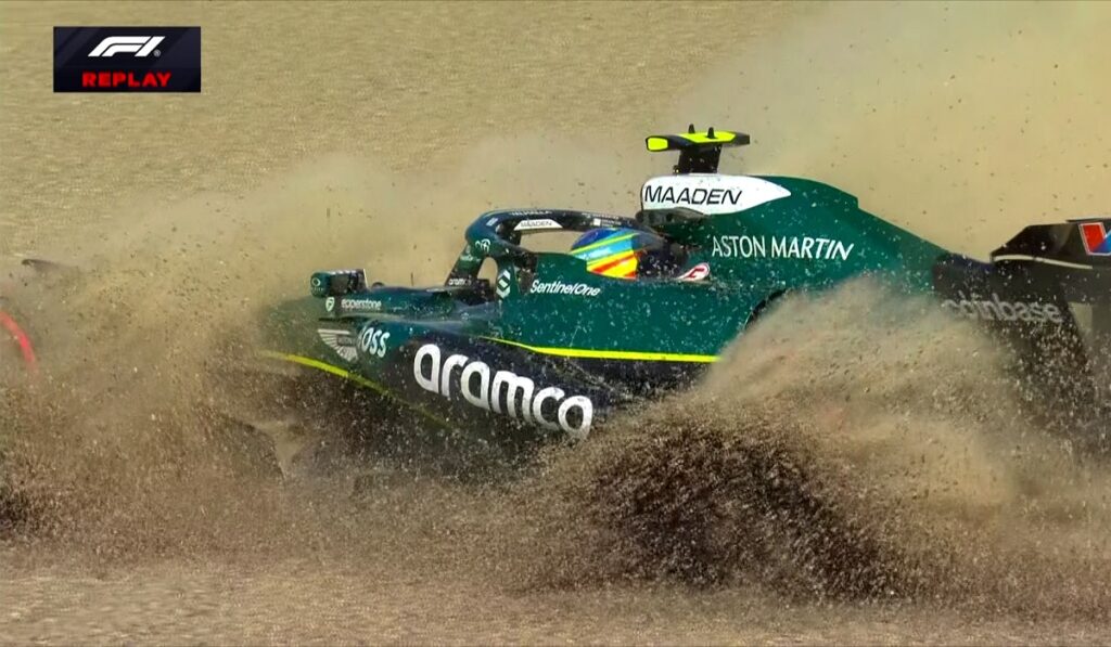 Agitație, haos și foc! Doohan și Alonso și-au distrus monoposturile la antrenamente