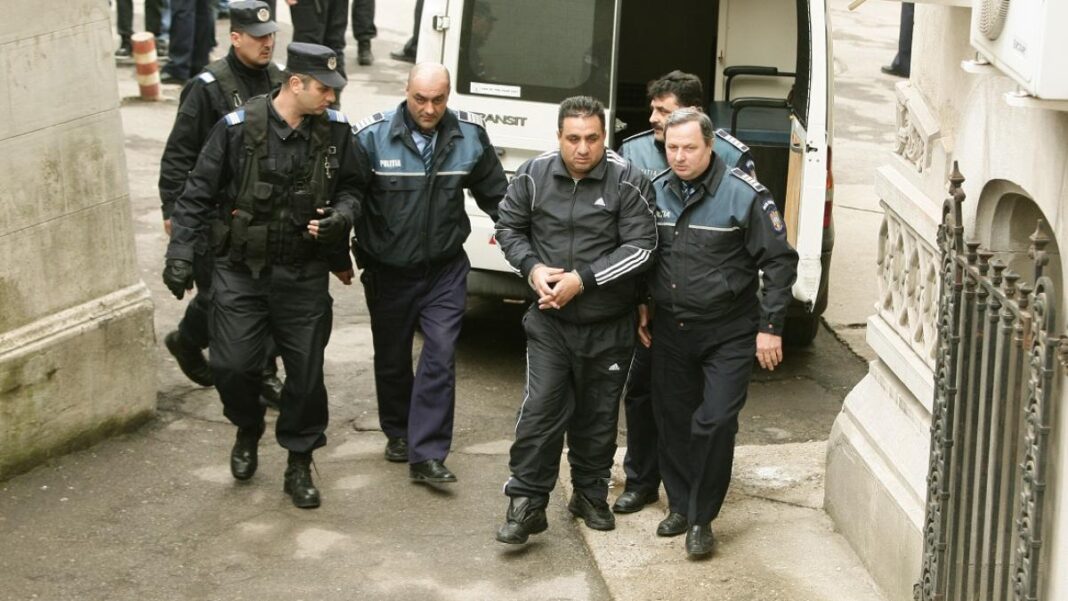 Bercea Mondialu și trei fii ai lui, arestați preventiv pentru cămătărie și șantaj