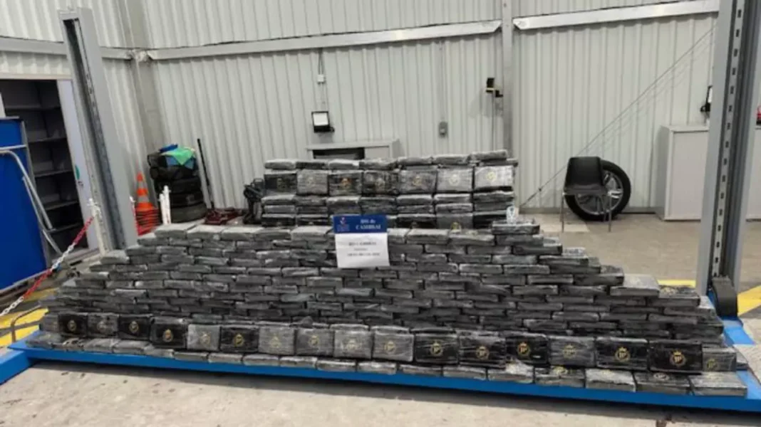 Şofer român, prins în Franţa cu 438 de kilograme de cocaină